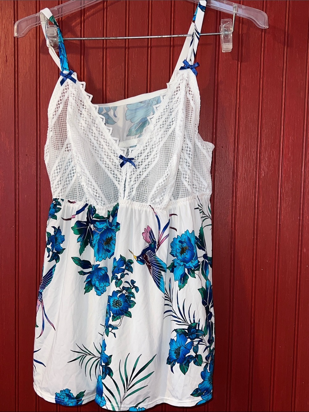 Women’s White Floral Hummingbird Lace Cami Sleepwear with Blue Print